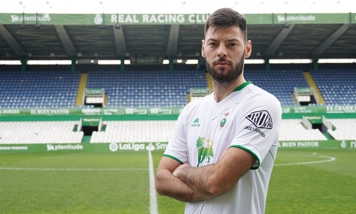 Isaacgope's tweet photo. ℹ️ SE QUEDA

Roko Baturina finalmente se quedará en el Real Racing Club de Santander tras la decisión del Ferencvaros de dejarlo en libertad tras el nuevo fichaje húngaro. 🦁

Firmara un contrato con el equipo santanderino hasta 2025. ✅

PRIMICIA de: 🎙️ @eduucoote_ https://t.co/frtqKJi6NX
