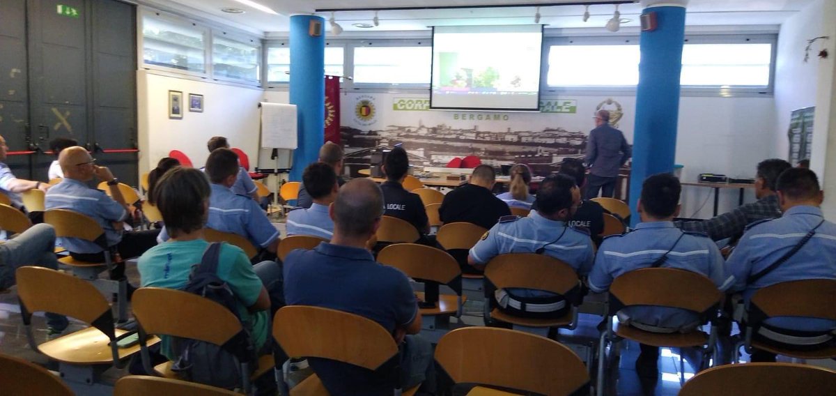 friendly_test's tweet photo. Prima di due giornate di formazione su HIV/AIDS e sulle iniziative di Bergamo Fast-trak City rivolte al personale operativo presso la Polizia Locale del Comune di Bergamo. Bella esperienza con un gruppo interessato e partecipe. #BergamoFTC #CheckPointBG #AIDS #HIV #FriendlyTest https://t.co/vEO4UkkUY0