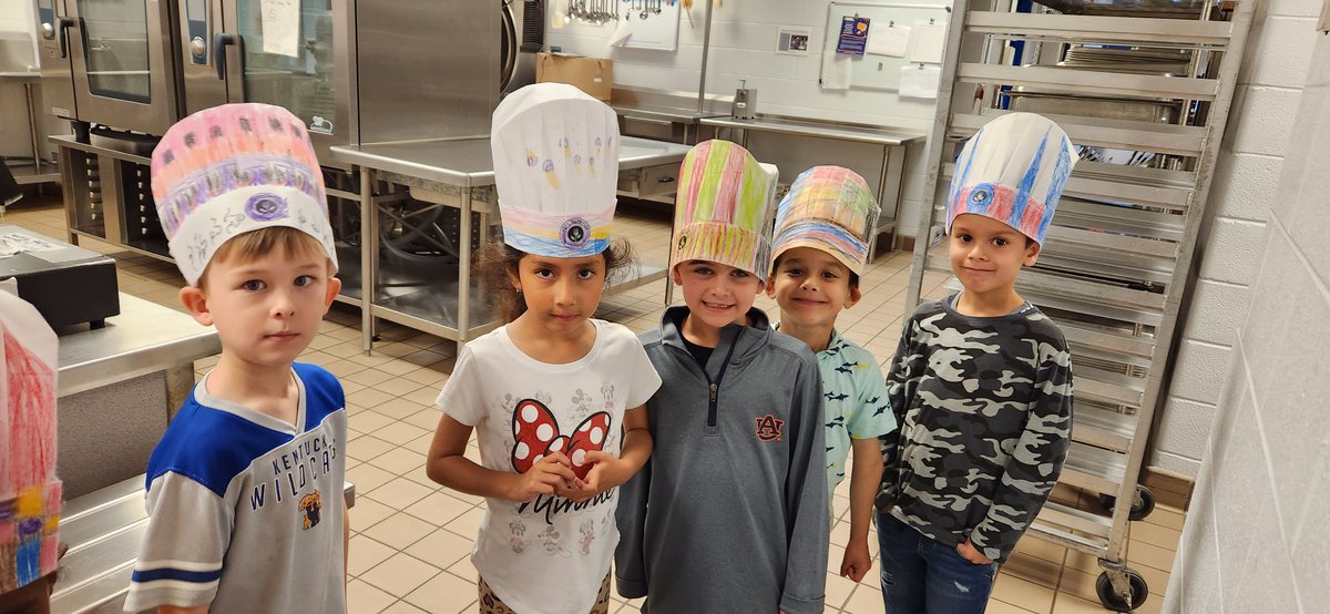 <a href="/PWCSNews/">PWCS</a> <a href="/ptawestridge/">WestRidgePTA</a> @pwcsnutrition Kinders at WRES were given an opportunity to to tour the kitchen and see all the equipment and processes that go into serving several hundred students each day.