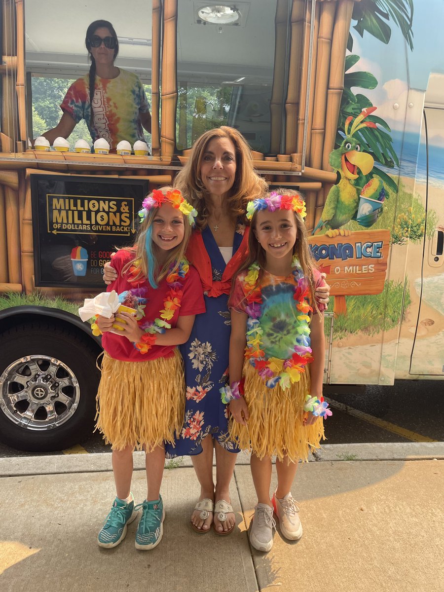 Spirit Week at Vernon! It’s Hawaiian Day! <a href="/OBENSchools/">OBEN Schools</a> 🌸🌺