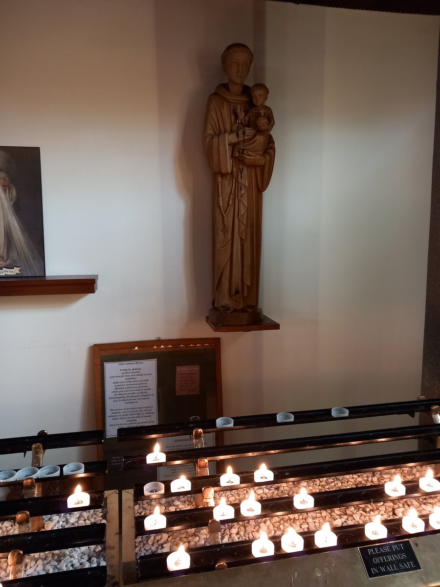 Candles lit to St. Anthony to find questions pleasing to the students!
#LeavingCert2023 
#JuniorCert 
#Collegexams