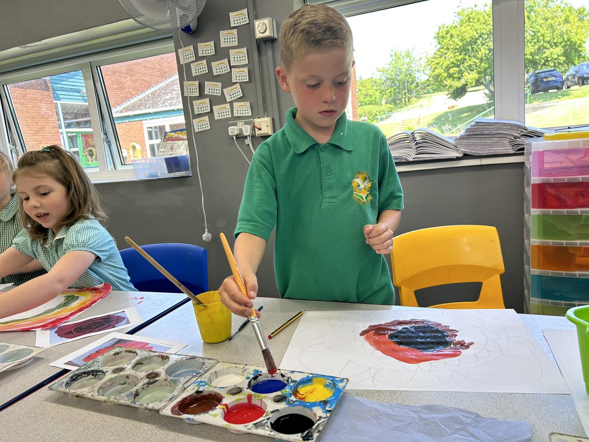 Wye_WPA's tweet photo. We had a lovely afternoon today starting our Georgia OβKeeffe inspired artwork!
#WatersideArt πΉ https://t.co/SIBJgmOZlu