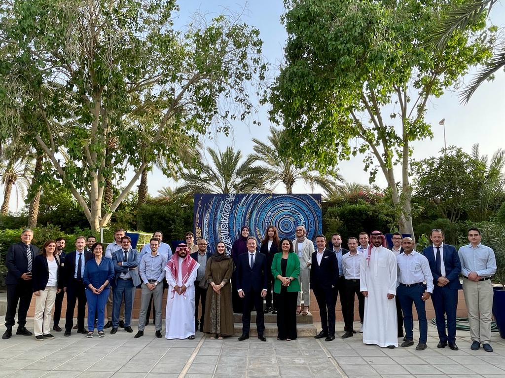 Excellent meeting organized by #BusinessFrance with the HR managers from French groups in the Kingdom, to promote the #VIE (International Volonteers in Enterprises), a unique tool at the service of 🇫🇷 companies worldwide.
#FranceKSA 🇸🇦🤝🇫🇷