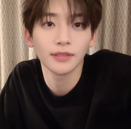 너무 잘생김… 이래놓고 내 보고 자란다
힘들다 진짜