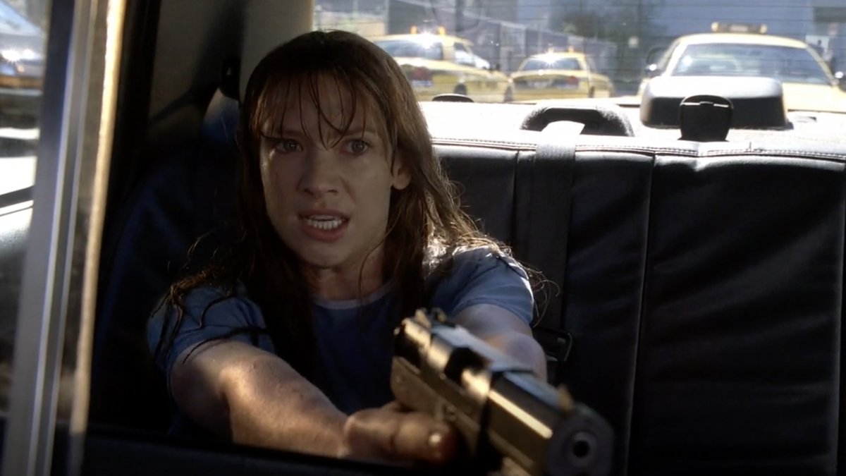 once again praising anna torv’s insanely good work on fringe playing her character, her character in an alternate universe, her alternate version pretending to be her character, and her character forced into becoming her alternate version, all with different nuances