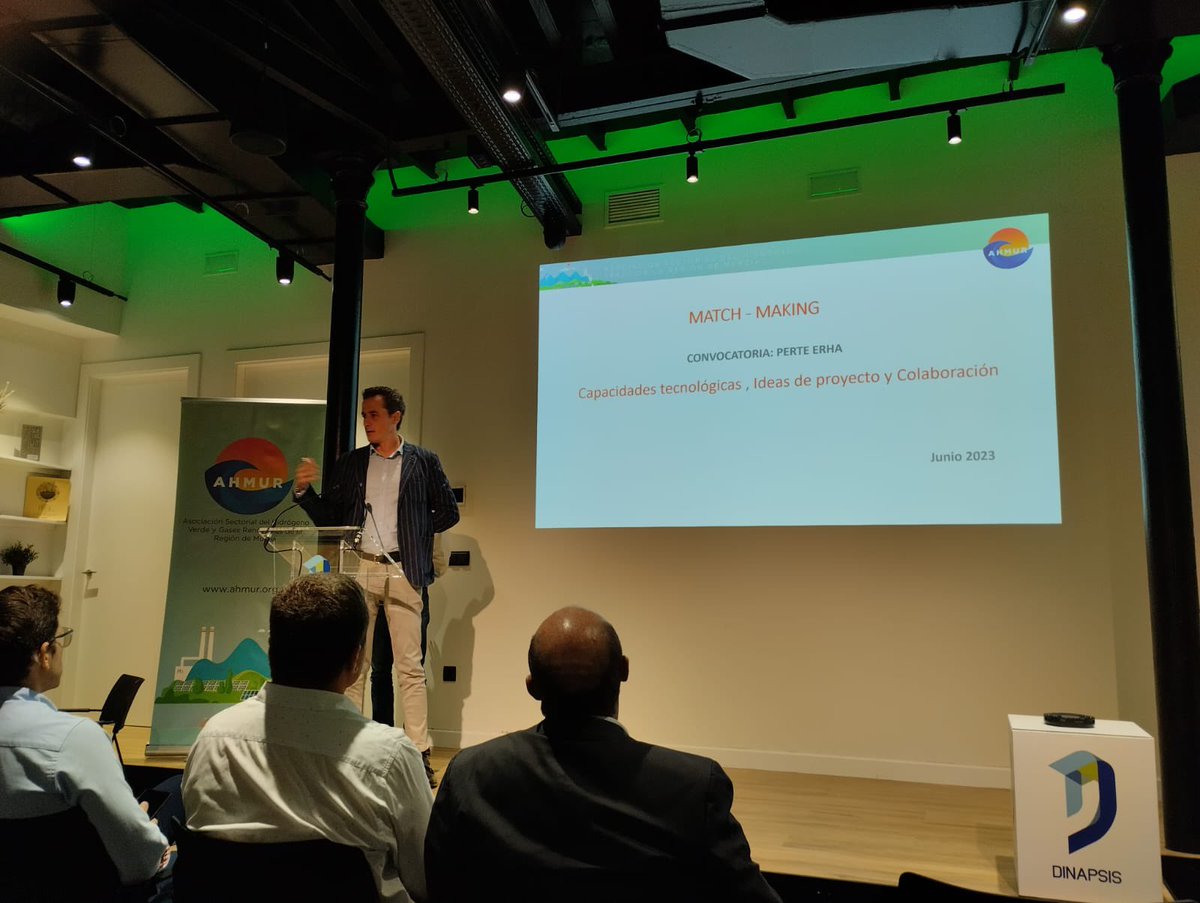Regenera_energy's tweet photo. Esta mañana hemos participado en la Jornada sobre #HidrógenoVerde organizada por @AHMUR_H2 en #Dinapsis @Hidrogea. Nuestros compañeros @FranGallegoM y @v_fabregat han presentado nuestros proyectos estratégicos en H2Verde y #Descarbonización https://t.co/7d7M3LBaUp