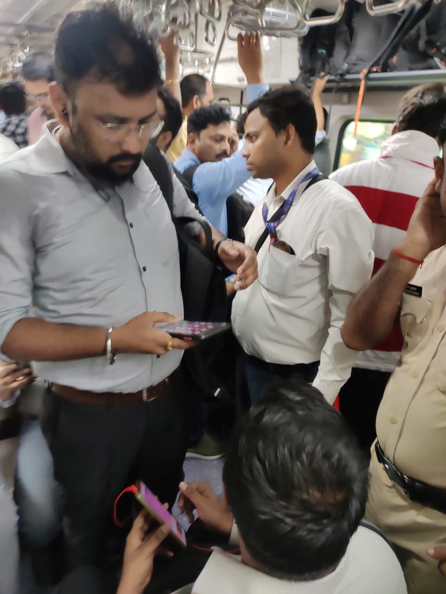Sr DCM Mumbai CR tweet media