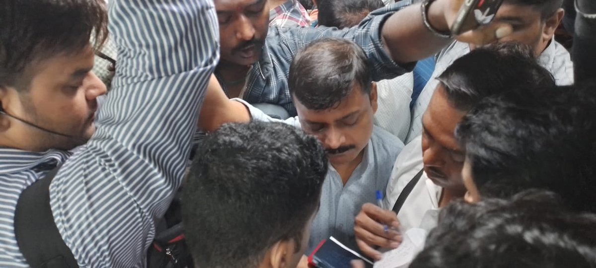 Sr DCM Mumbai CR tweet media