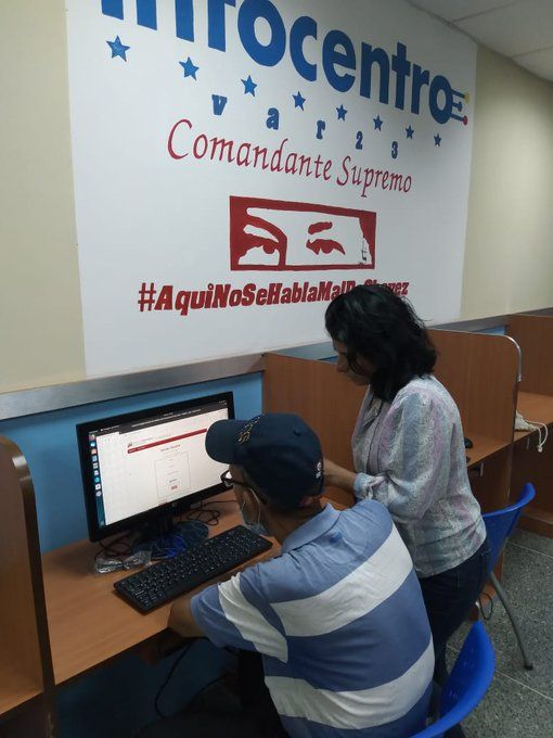 INFOCENTRO VZLA l <a href="/InfoLaGuaira/">Infocentro La Guaira</a>
Facilitadora del infocentro <a href="/InfoVAR23/">Cmdt. Supremo</a> comandante supremo parroquia macuto realiza taller de gobierno en linea al adulto mayor.
#VenezuelaEsUniónYCooperación
#InfocentroAlDia