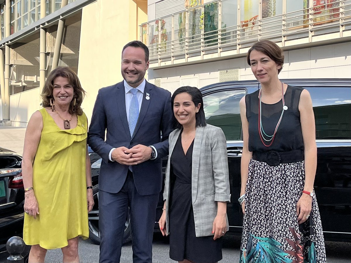 ofqj_france's tweet photo. L'OFQJ fête ses 55 bougies ce soir ! 🎂 Avec @sarahelhairy & @lacombemathieu, marraine et parrain de l'anniversaire #OFQJ, plus d'une centaine de participants et partenaires sont rassemblés à #Paris pour célébrer 55 ans d'#opportunités #France #Québec pour la #jeunesse !
#OFQJ55 https://t.co/9LSZL5fjK5