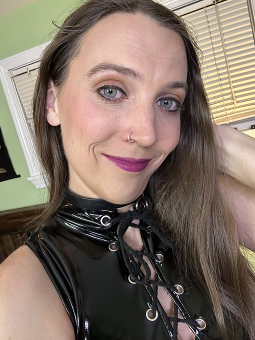 Don&rsquo;t think I&rsquo;ve ever recorded two days in a row before in my life lol but here&rsquo;s the look from last<a href="/tag/titties"class="tags"><span>#titties</span></a><a href="/tag/birthdaygirl"class="tags"><span>#birthdaygirl</span></a><a href="/tag/tittytuesday"class="tags"><span>#tittytuesday</span></a>