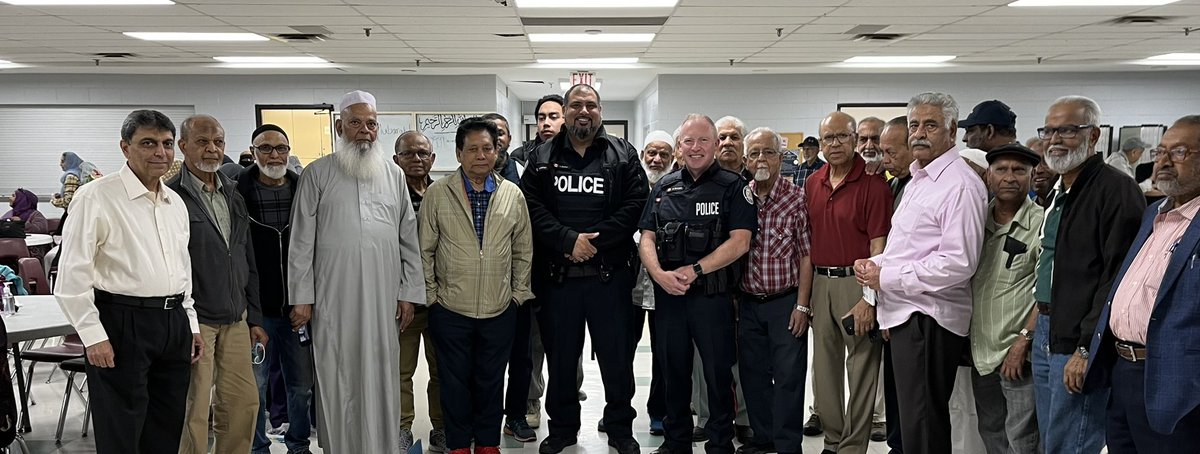 Thank you to @iftlive for inviting @officertdot and I to speak to this great group of Seniors, about how to stay safe. 
#Seniorsmonth continues!