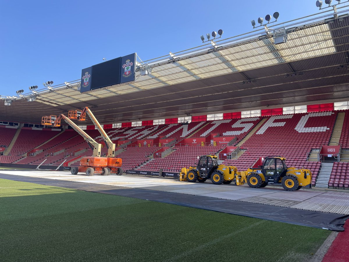 GJMills2000's tweet photo. Old scoreboards being taken down at St Mary’s today #saintsfc https://t.co/mRXlIR7ARu