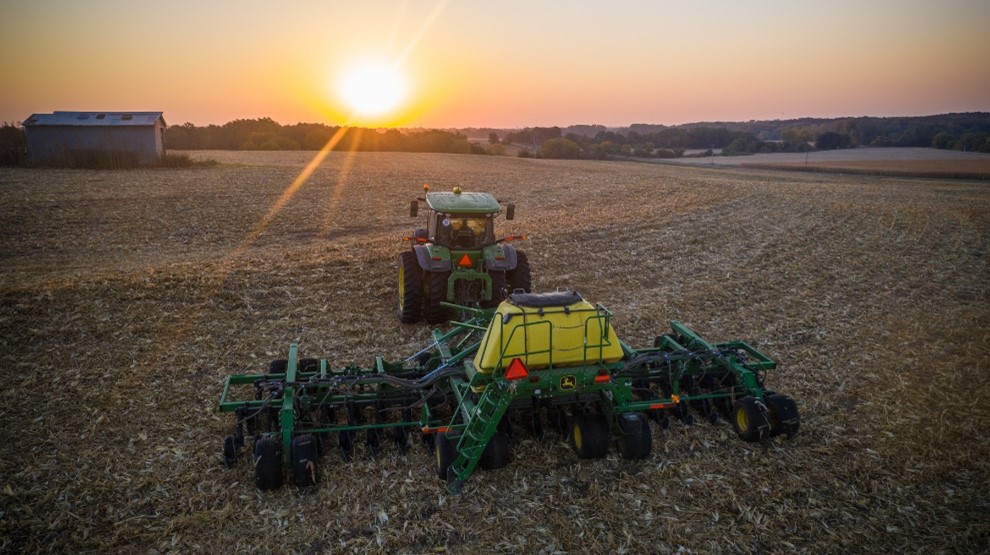 WabashValleyFS's tweet photo. #DYK: A 1,500 acre grower reduced reporting time from *12 hours* to *1 hour* using electronic acreage reporting technology.
Learn more: https://t.co/IzHIts5S1e https://t.co/12baU2TEQb