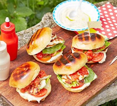 CheckoutSmart's tweet image. Sun's out, vegetarian BBQs are out! #Halloumi #Vegan #GrillingGoodness bit.ly/3MzVm9m