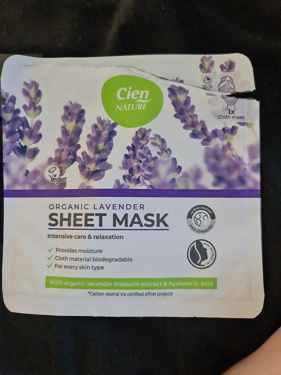 DLC38615908's tweet photo. @LidlGB thought I would pamper myself tonight. Instant regret. The scent is so strong I felt like I had covid again! My lungs are still burning even after removing and washing the residue off within a minute. Not a great product https://t.co/R8vKseKK6W