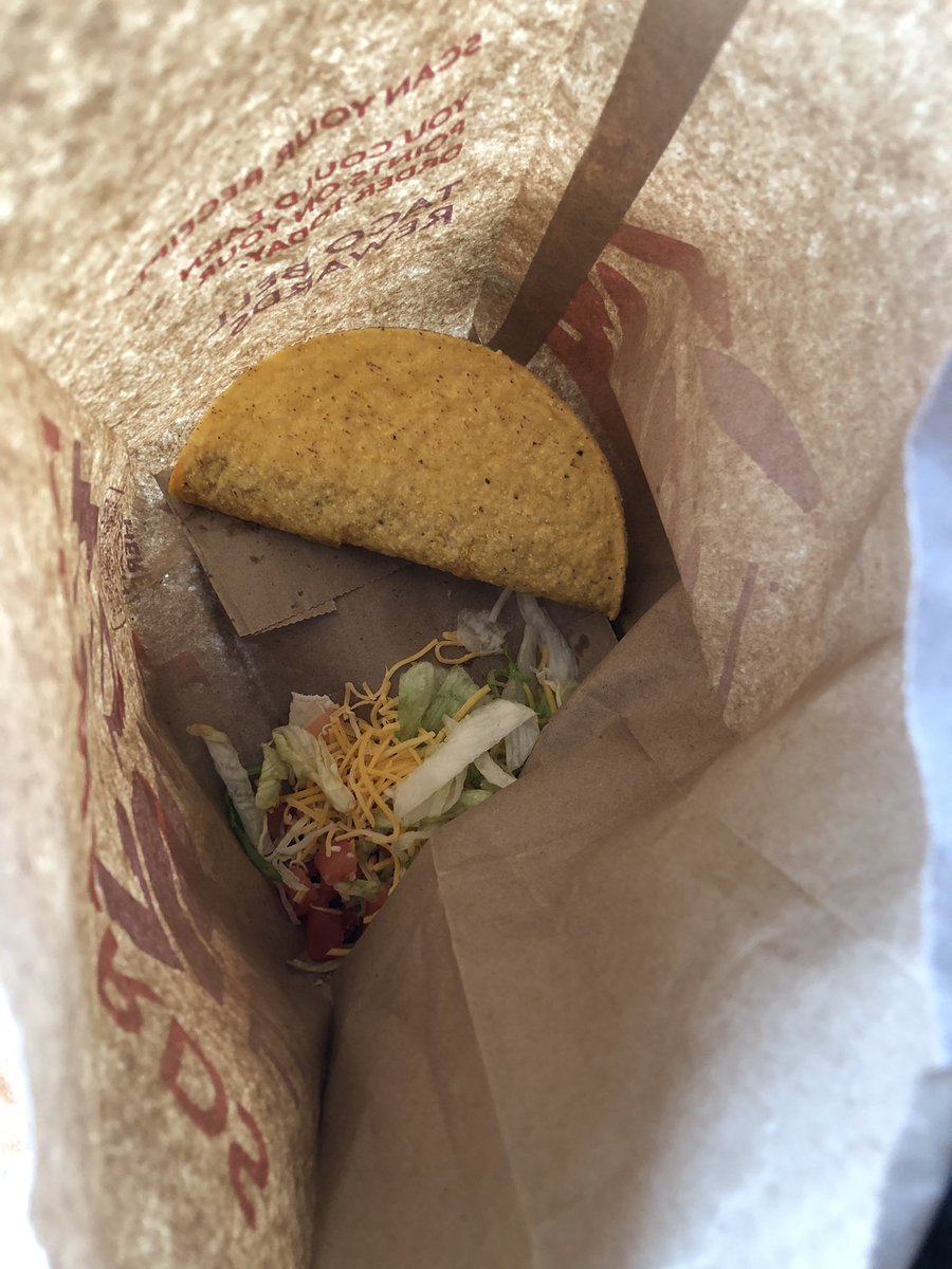 KassiWassie's tweet photo. @tacobellcare  wtf? https://t.co/uB6iSc2zQx