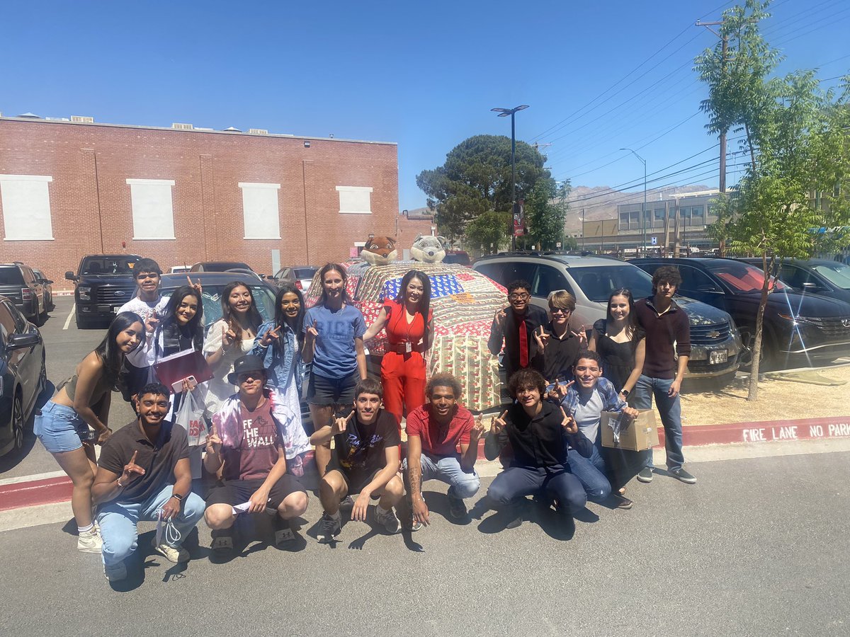 Awesome prank, seniors! <a href="/JeffSilvaHS/">Jefferson & Silva High Schools</a> <a href="/ELPASO_ISD/">El Paso ISD</a> <a href="/vega_yong59046/">Yong Vega</a>