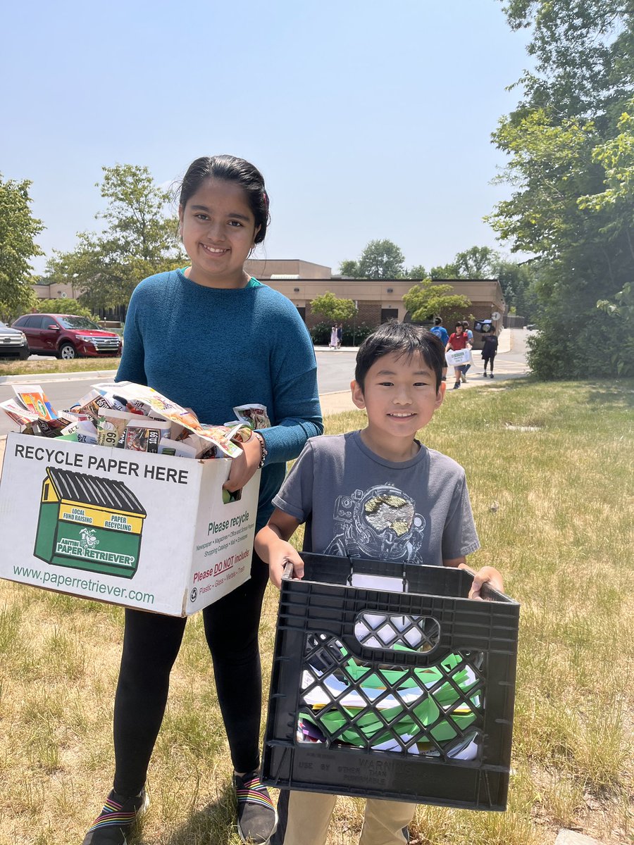 Last <a href="/NoviWoods/">Novi Woods Elem.</a> recycling day of the year!! 🌍 ♻️ <a href="/MsLeonNoviWoods/">Marietta Leon</a>