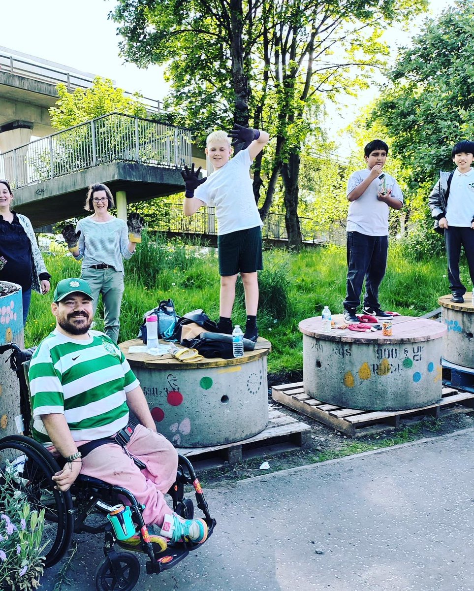 AnderstonGS's tweet photo. During #volunteerweek we would love to thank each and every person who has taken time out of their busy lives to make Anderston that little bit better each time! THANK YOU!!! 💚🌿 #peoplemakeanderston https://t.co/K2Jz8z1ZMI