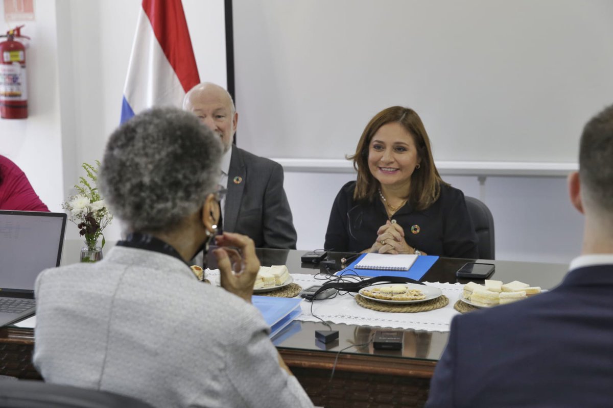 MDP_py's tweet photo. [HOY] La defensora general, @segoviaml, recibió en la sede del #ITSDP a la presidente de @CIDH, Magarette May Macaulay. De la reunión participó el Coordinador Residente de las @ONUParaguay, @MarioSamaja. https://t.co/2DcbzrwQuU