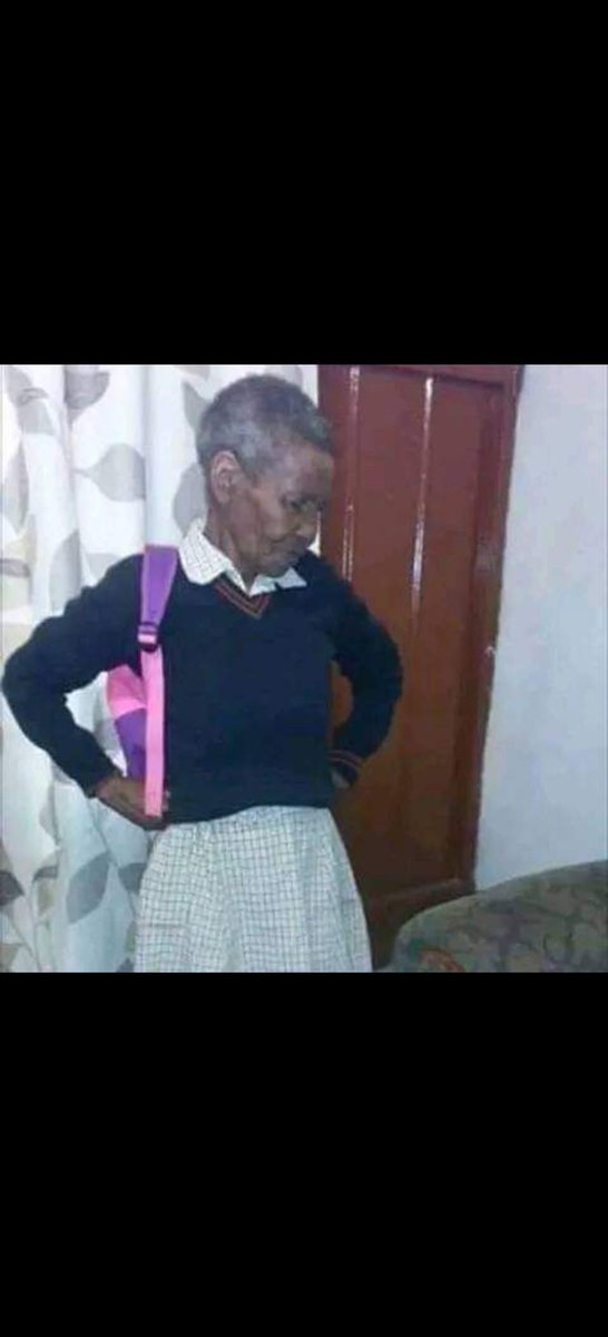 Maburasbu3's tweet photo. @lindz_malindz Kahle shein injani i memo ka paper 2😂😂😭 https://t.co/prZ7ttBiSr