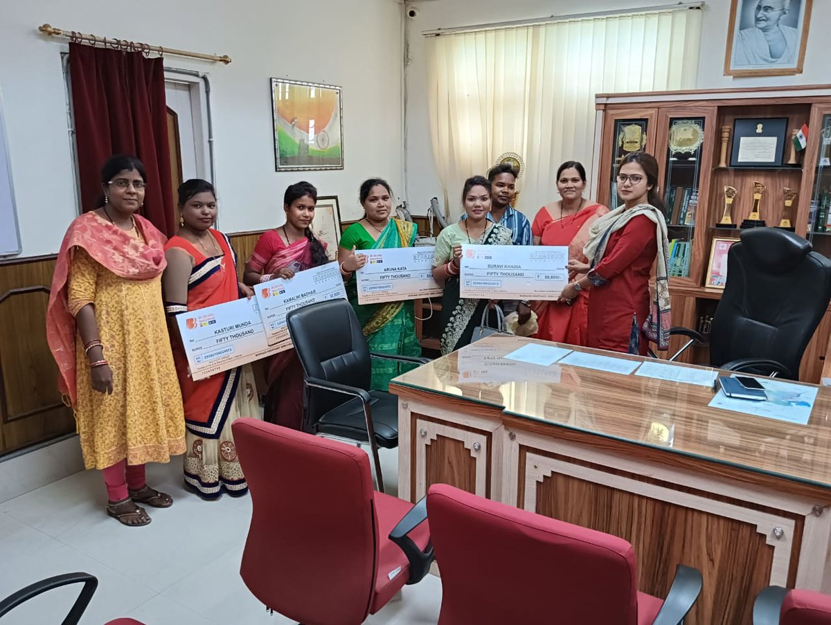 Collector has given marriage assistance of Rs.50 thousand each to five inmates of various Child care institutions in the district under the Biju Sishu Surakhya Scheme. @IPR_Odisha