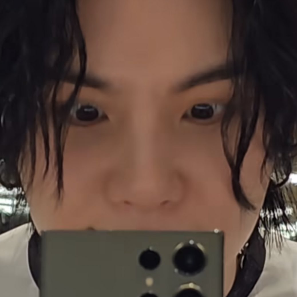 glossicheeks's tweet photo. https://t.co/Zg5JCfi6gG