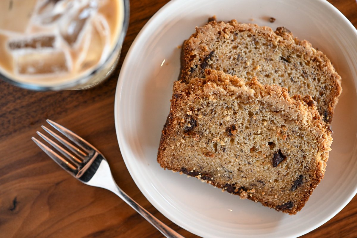 Chocolate Banana Coffee Cake 😍 the perfect companion to our #kingsroadcoffee 🤍 
~Made fresh daily~ 
#kingsroadcafe #cafe #losangeles #westhollywood #coffee #coffeeshop #pastry #pastries #bakery #bakery