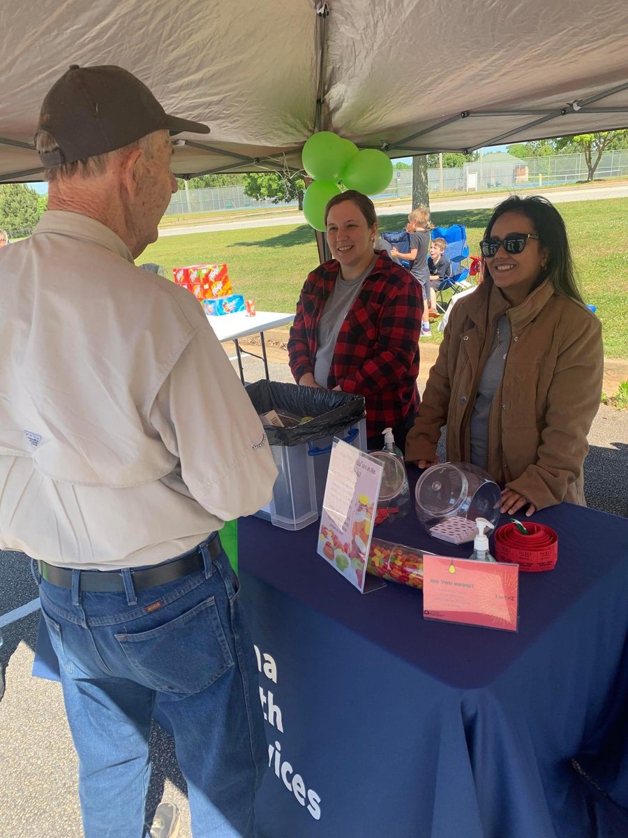IntegreaPS's tweet photo. EAMHC Prevention and The Chambers County Drug Task Force participated in the National Prescription Drug Take Back Event back on April 22nd! #EAMHCprevention #DEATakeBack https://t.co/m1QLP9C8za