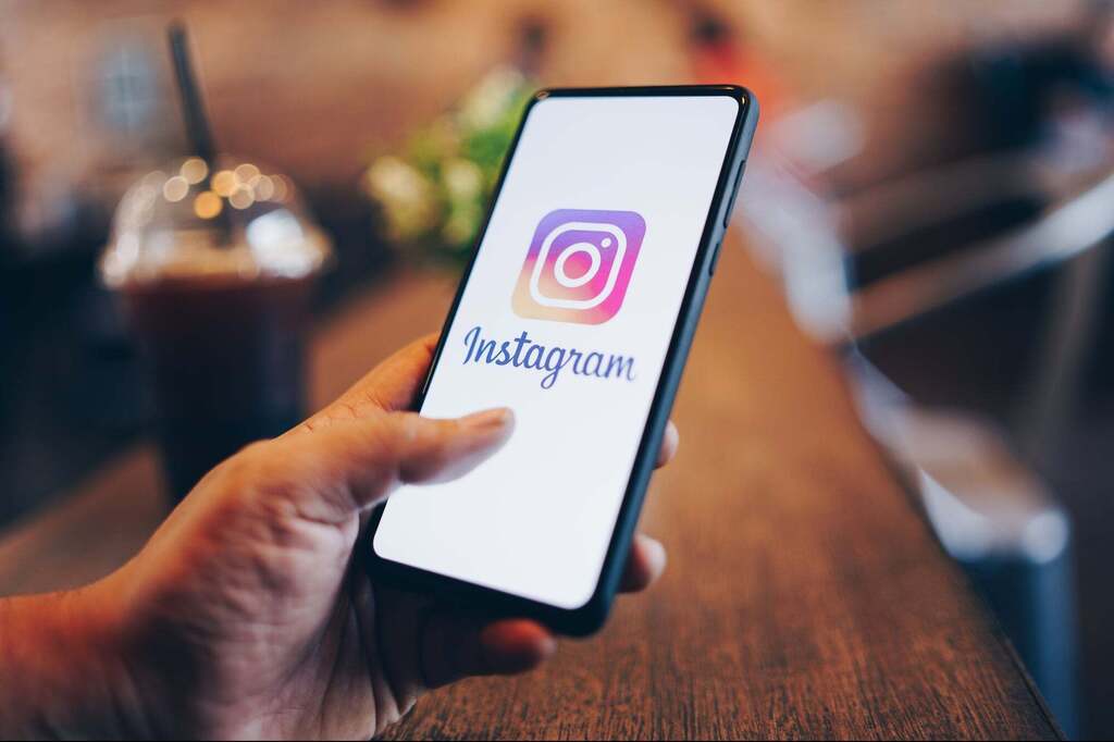 Instagram’s AI Chatbot Will Reportedly Have 30 Personalities 
Instagram might be the latest social media platform to integrate AI into its platform. A leaked screenshot on Twitter by a mobile developer and self-proclaimed “leaker” revealed an image of an AI chatbot on Instag…