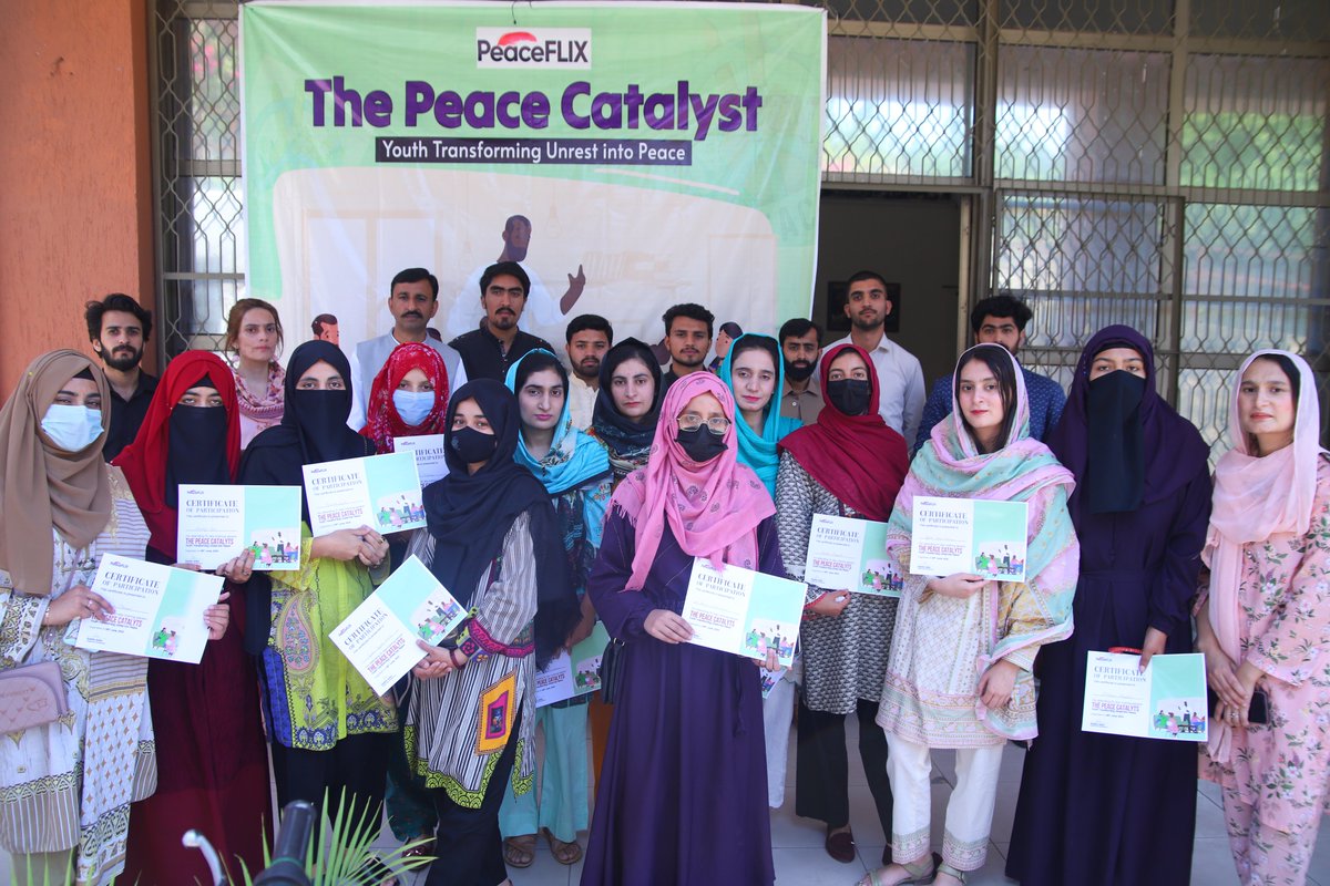 SMubasharNaqvi's tweet photo. Honored to address an inspiring session at #PeaceFLIX. Passionate youth gathered for a #PeacefulSociety. Witnessing their unwavering determination and transformative power was truly impactful. They are beacons of #hope, weaving #compassion and understanding for a #Peacefulfuture. https://t.co/M2tYjGORfE