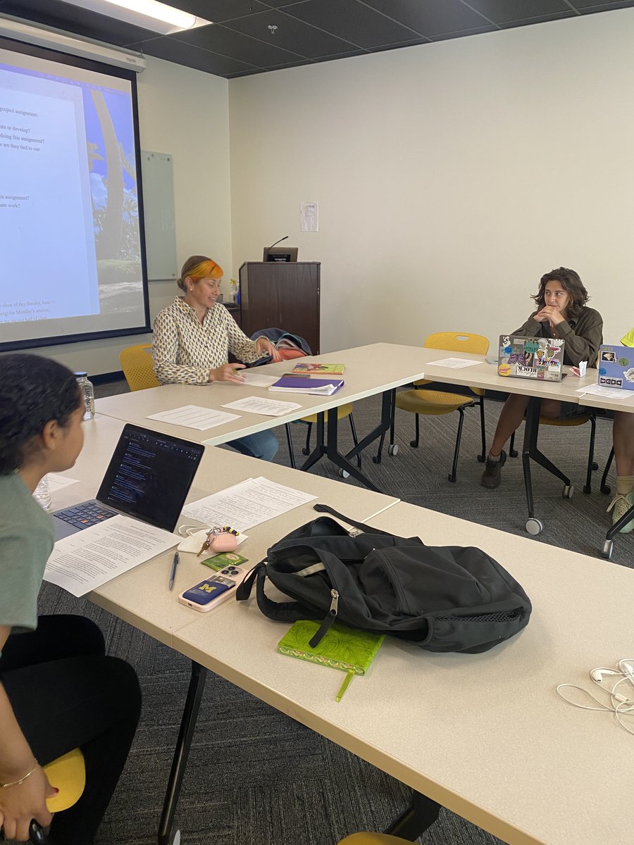 Today in Semester in Detroit's, Detroit Artists As Activist elective course, U of M Professor, Darcy Brandel talked to her class about their final projects. 

Want to know more about SiD courses? Click the link below

linktr.ee/semesterd

<a href="/UmichRC/">U-M RC</a>