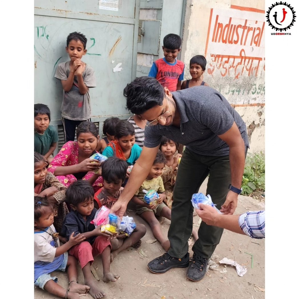 UDDESHHYA_'s tweet photo. "BIRTHDAY FOR A CAUSE"
On 24th May, one of our team member Aryan Gupta (2nd year - IT) celebrated his birthday with our slum school childrens in Rajnagar Slum.
Team UDDESHHYA wishes him good health and a bright future ahead.
#uddeshhya #ngo #ghaziabad #delhi #kiet https://t.co/G66FklPFbk
