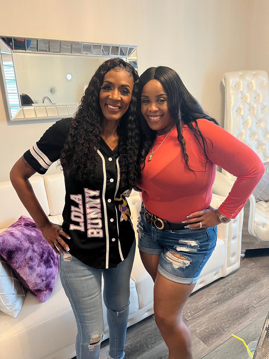 Nikkia1982's tweet photo. Love my other Momma D🌹👑 .. she spoils me too 😆💯💜.. #RealQueens #RealDeal #GrownandGospel #LHHAtlanta https://t.co/2YSrNBFrjB