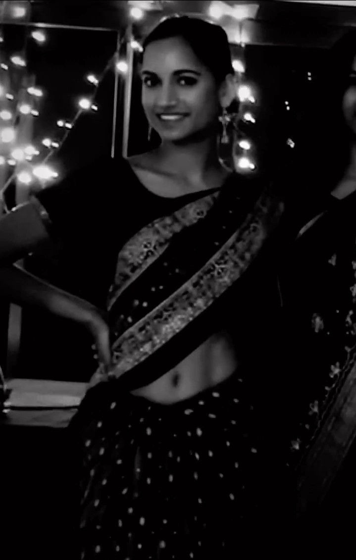 llittleredbird's tweet photo. amita in desi look is everything to me<3 https://t.co/QjAkjGniLD
