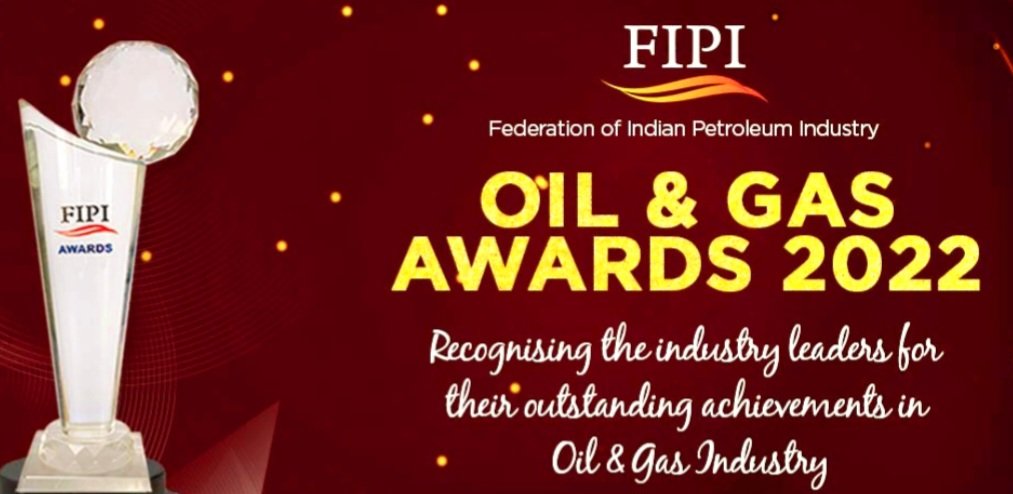 HPCL's tweet photo. Thrilled & honored to be recognised as Sustainably Growing Corporate of the Year at FIPI Oil and Gas Awards-2022.
We are making a significant impact in the realm of sustainability and this award recognises our steadfast commitment to a greener & more sustainable future.
The award was given by Honble Minister P&NG and H&UA Sh. @HardeepSPuri in gracious presence of Hon. MoS P&NG and L&E Sh. @Rameswar_Teli & @Secretary_MoPNG Sh. Pankaj Jain.
#SustainabilityMatters #GreenFuture #FIPIAwards2022
@fipiind