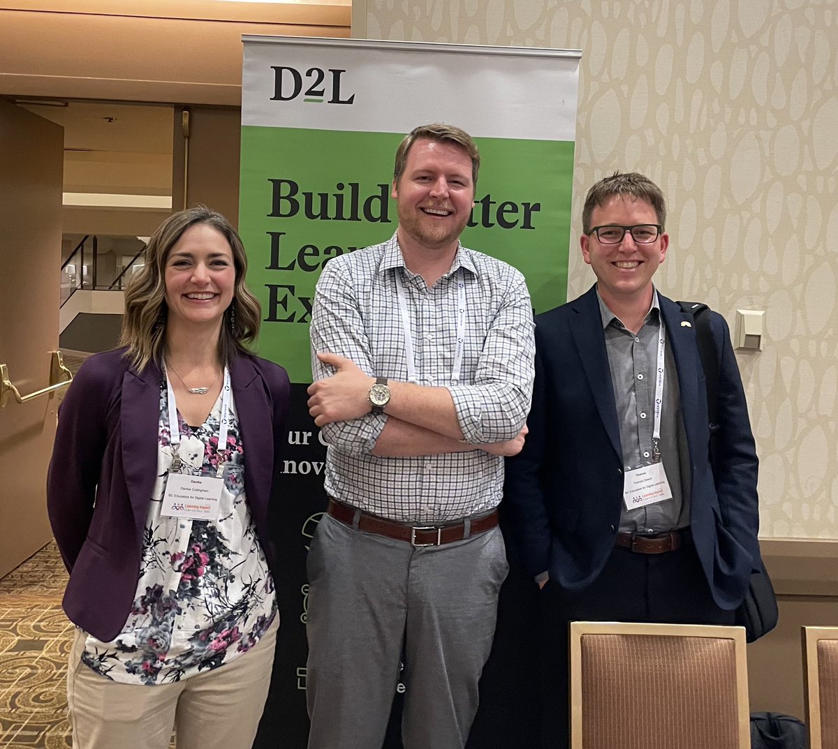 Even when we’re all the way in chilly Anaheim, we still managed to find a friendly Canadian and @D2L face! Sad not to hang out with @whitneyywill though 😢
#LearningImpact23 @LearningImpact #bcedl #BlendEdBC #newfriends #buildingpartnerships