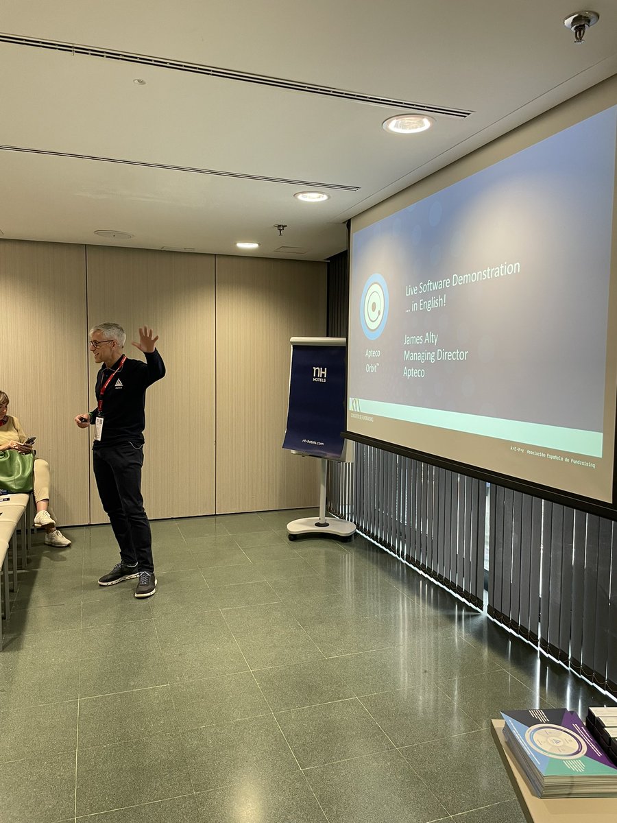 AdroitInsightES's tweet photo. El 1er día del XXI Congreso de Fundraising ha sido todo un éxito. 

Nuestro partner James Alty, de @Apteco, presentó ante más de 100 Fundraisers las soluciones de análisis y segmentación y atendimos a muchos de los más de 600 asistentes

#xxicongresofundraising #captaciondefondos https://t.co/yM1Sd9R2jG