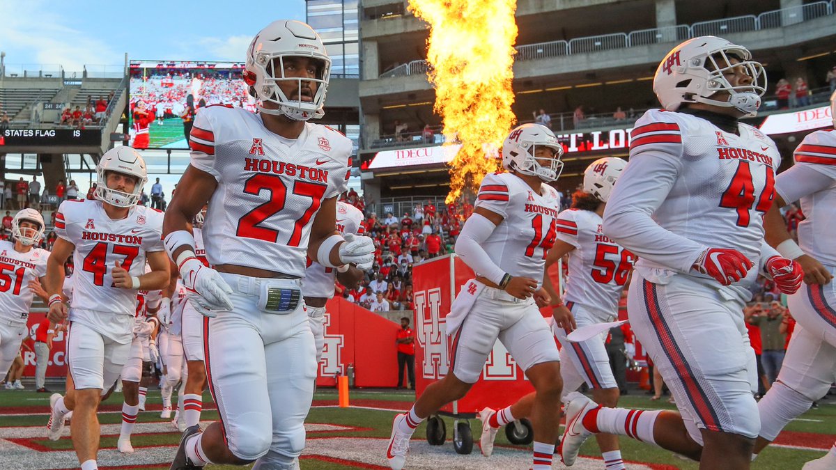 After a great call with <a href="/coachbrianearly/">Brian Early</a> I am beyond grateful to announce that I have received my first Power 5 offer from <a href="/UHCougarFB/">Houston Football</a>! #GoCoogs 

<a href="/GridironImports/">Gridiron Imports Foundation</a> <a href="/GIfootballChris/">Chris Adamson</a> <a href="/PeterDaletzki/">Peter Daletzki HC/OC Team Germany</a> <a href="/coach_spinnato/">Coach Spinnato</a> <a href="/ImmoOsterkamp/">Immo Osterkamp</a> <a href="/DevAthletes/">Kevin Speer</a>