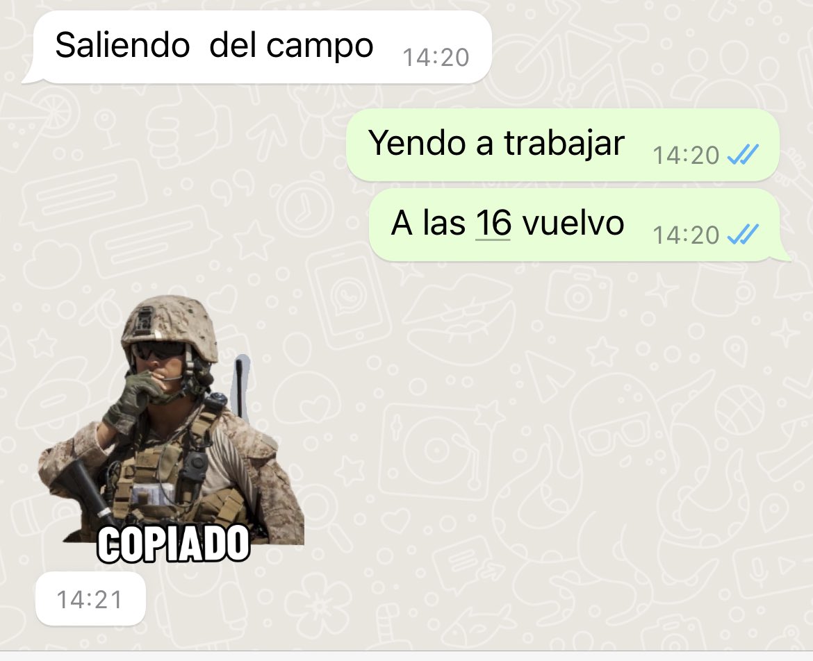 Una nota arriba de la mesa en el S. XXI 🙈