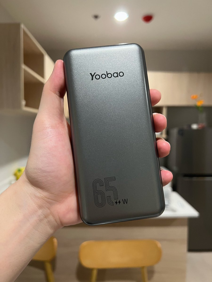 got_____'s tweet photo. มาป้ายยา Power Bank 20000mAh ของแบรนด์ Yoobao - ยู เบา รุ่นนี้ใช้แล้วดีจริง ชอบมากกก ชาร์จเร็วสูงสุด PD65W เลยสุดปัง ! สามารถชาร์จได้ทั้ง iPhone และ Android สะดวกมากๆ ที่สำคัญเลยคือมี มอก. ใช้งานปลอดภัยสบายใจหายห่วง แนะนำไปตำ https://t.co/NhEjo5G6XS