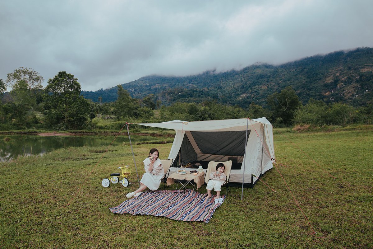 ⛺️🥶 Planning a camping trip with your kids? Wondering how cold is too cold to camp? 

As a general rule, anything above 20-30°F is safe if you dress your kids warmly. 

Don't forget to pack extra blankets and a tent heater just in case! 

#camping #nature #tentlife #getoutside