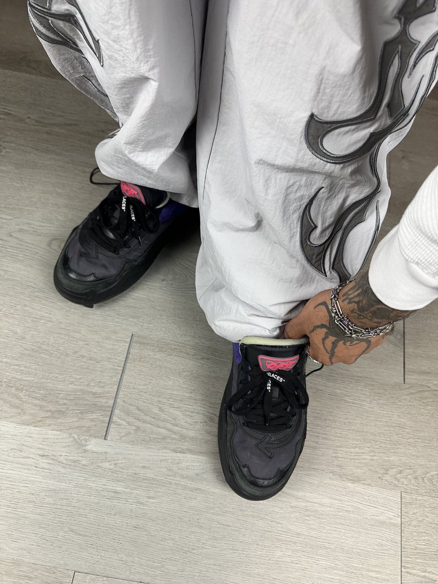 ︎uma tweet media