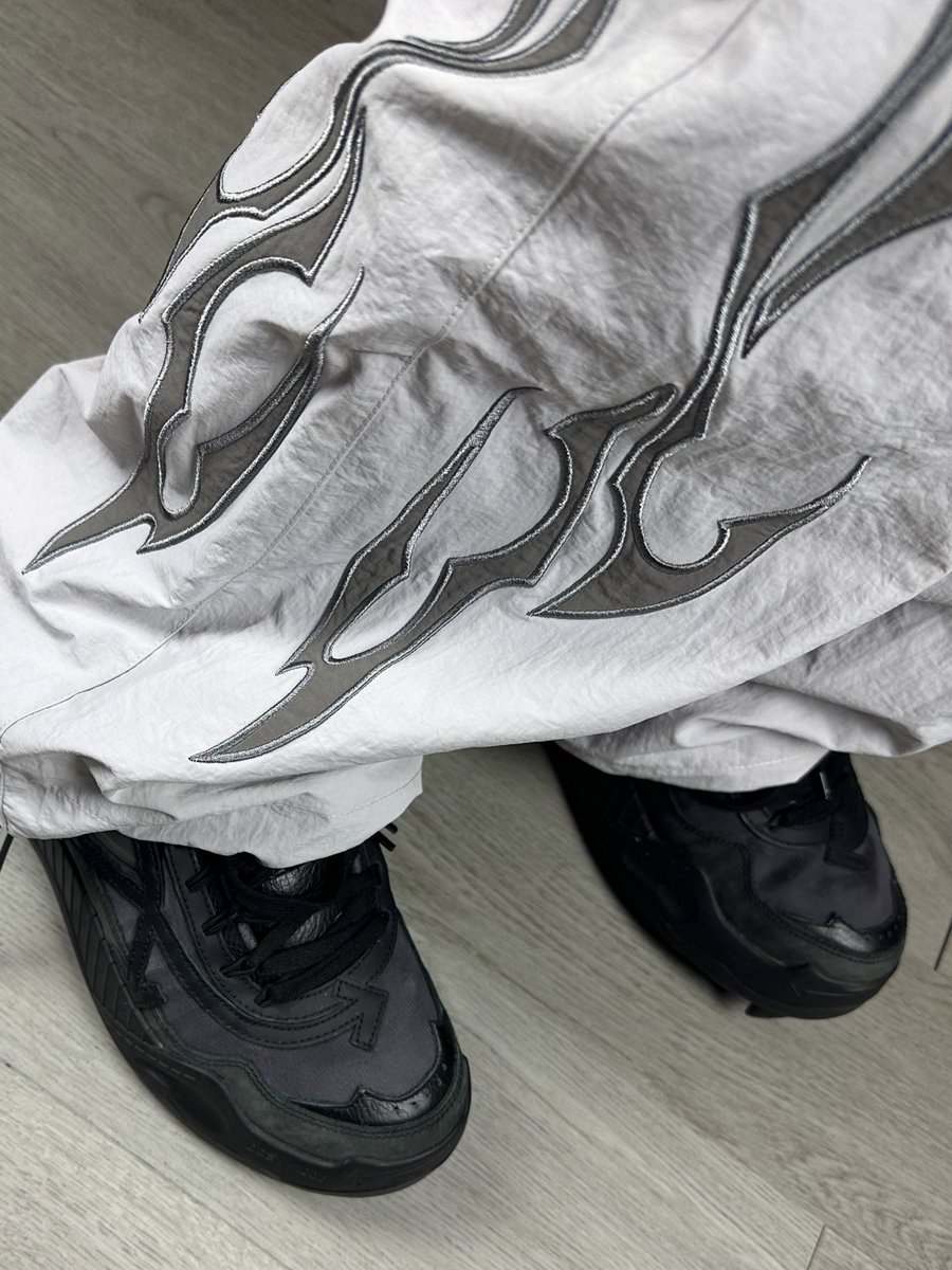 ︎uma tweet media