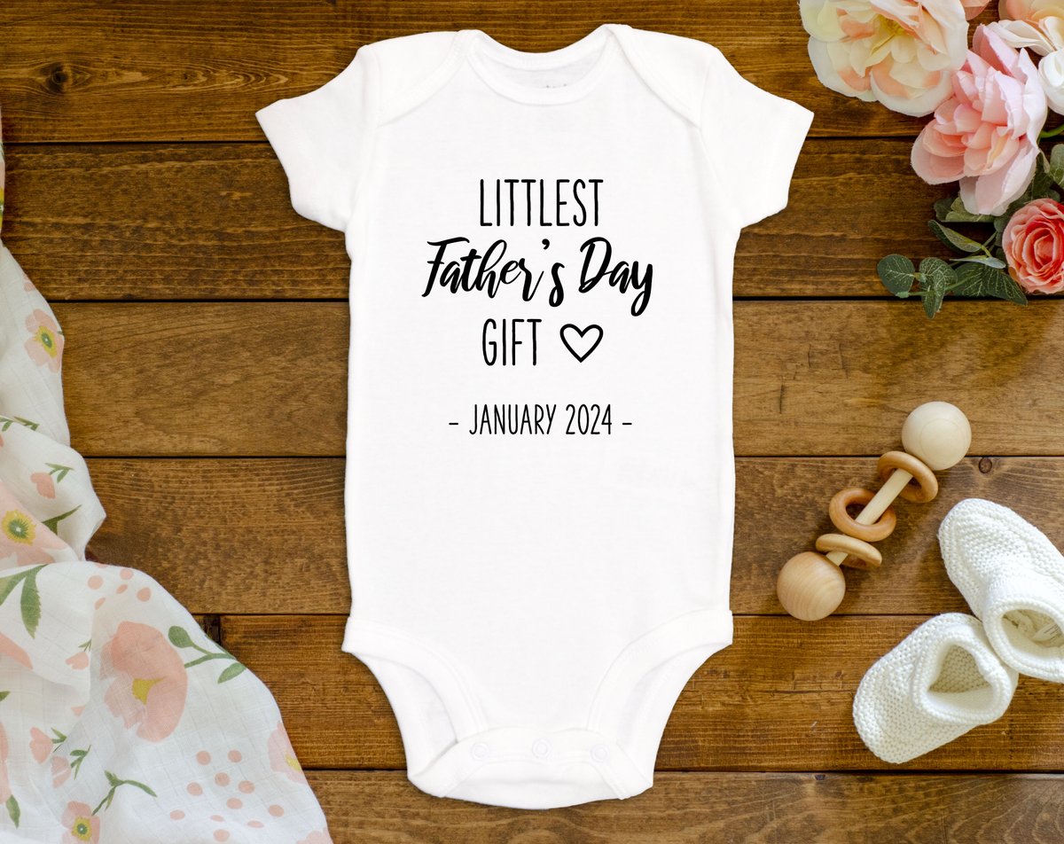 Give the best Father's Day gift this year with the best surpise ever 🥰 💙 

#customonesie #customgift #fathersday #fathersdaygift