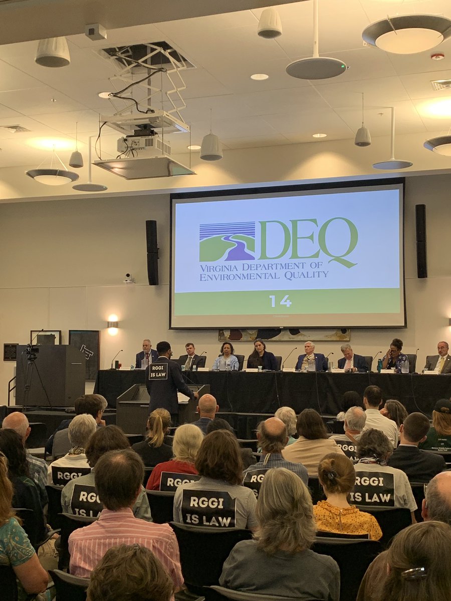 It's a packed house at the Virginia Air Board meeting today. As Wes Gobar of @VAIPL extols the benefits of the Regional Greenhouse Gas Initiative to members of the board before its vote on repealing #RGGI, supporters of the initiative sport #RGGIisLaw stickers.