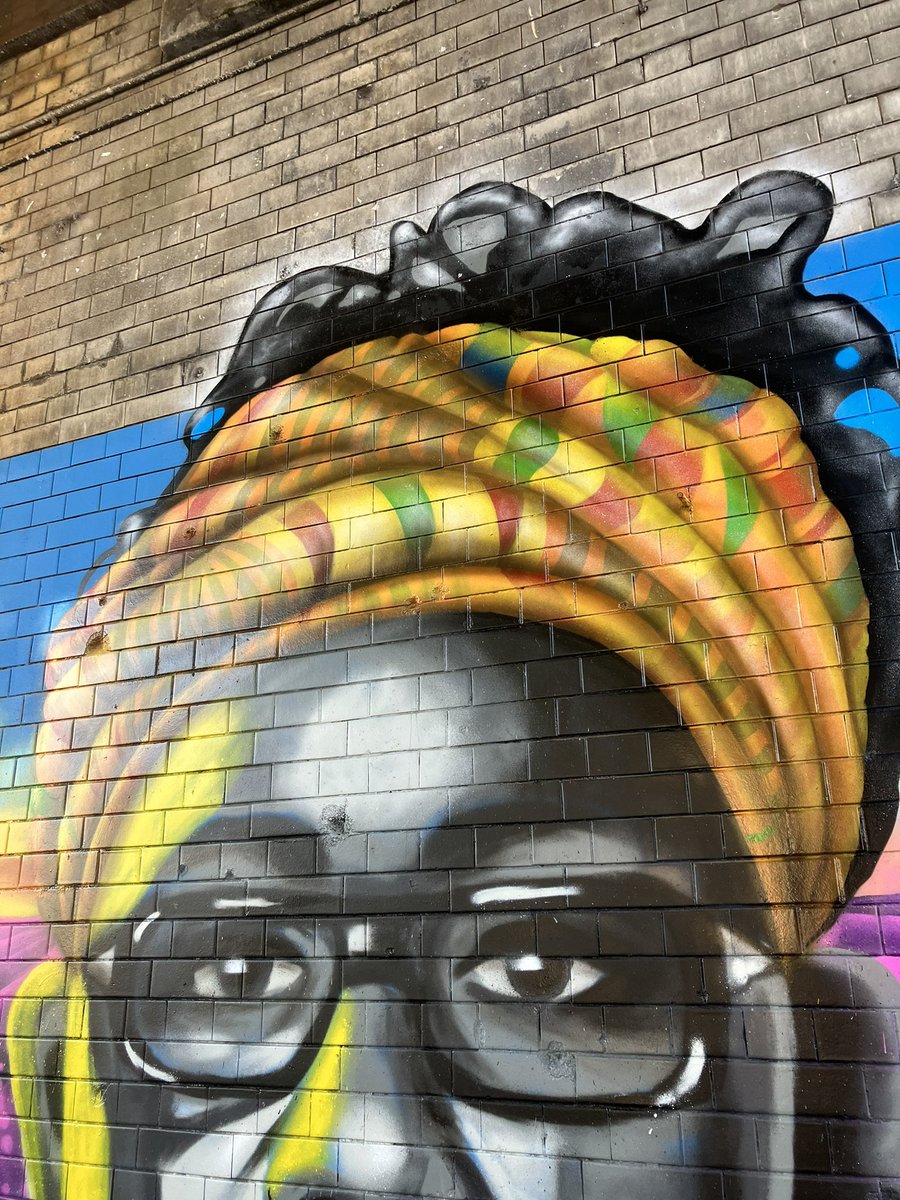 JaneCanDoSE4's tweet photo. AMAZING!!🥳👏The mural by Jelly (jellyjartist on insta) is now finished &amp; is just beautiful-look at detail in head wrap!It’s under the railway bridge in Brockley &amp; has been part of #BlackIcons project for @BrockleyMax Depicts @EllaRobertaFdn #LocalInspirationalWomen #StreetArt 🎨 https://t.co/g1N0b9kEPq
