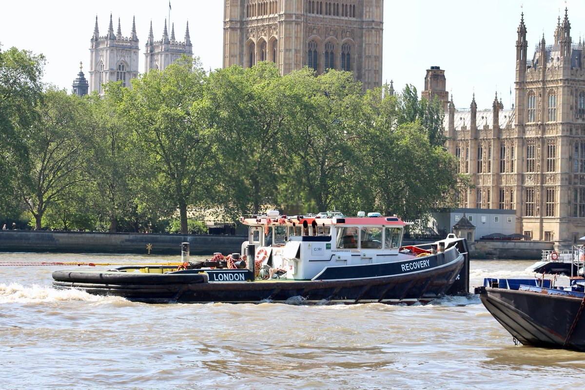 Cory tug RECOVERY heading past Victoria Tower Gardens and the Palace of Westminster this afternoon.