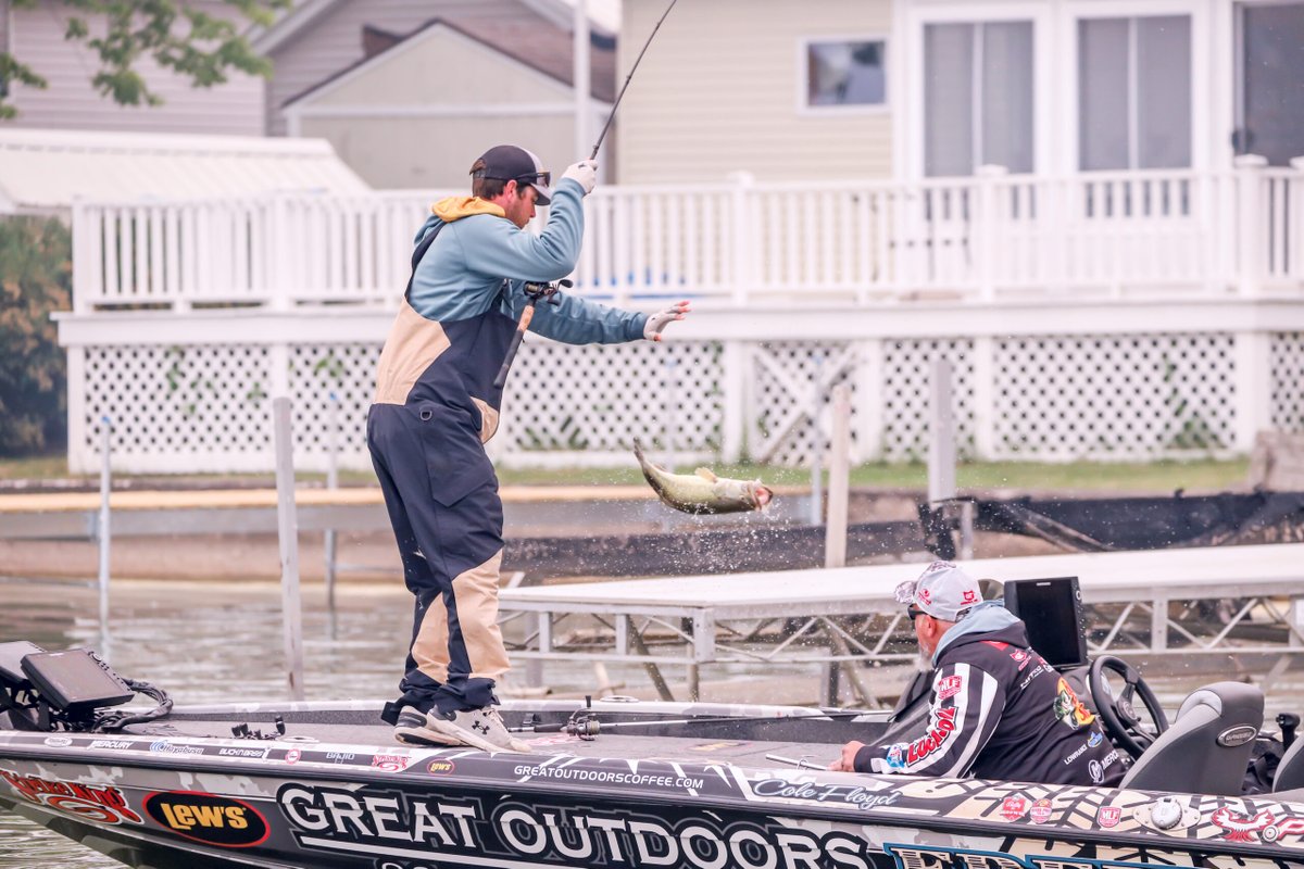 MajorLeagueFish's tweet photo. Cayuga isn't just for smallies! Cole Floyd put this largemouth on SCORETRACKER® and is in a good position headed into the final period of Group B's first qualifying day at @FavoriteRodsUSA Stage Five Presented by ATG by @Wrangler. https://t.co/hYkle9nMhE
#StageFive #Cayuga https://t.co/lZ2MpdN1Uh